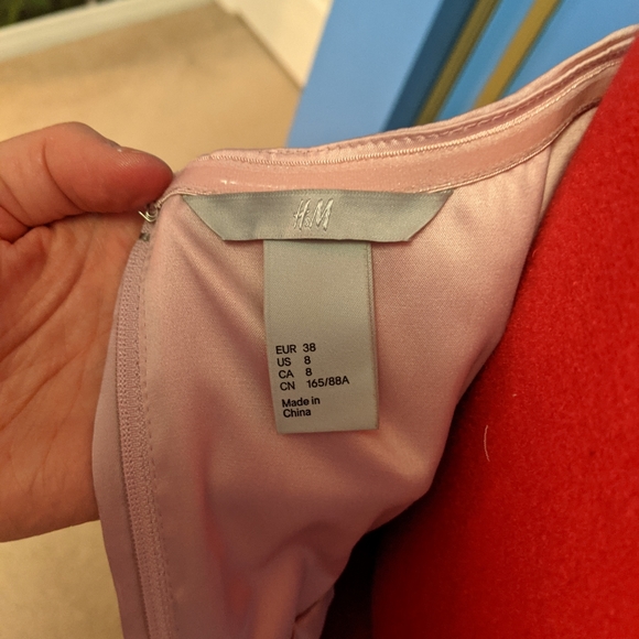 Tulip Dress with Sweetheart neckline, Structured bodice and pockets - Picture 3 of 5